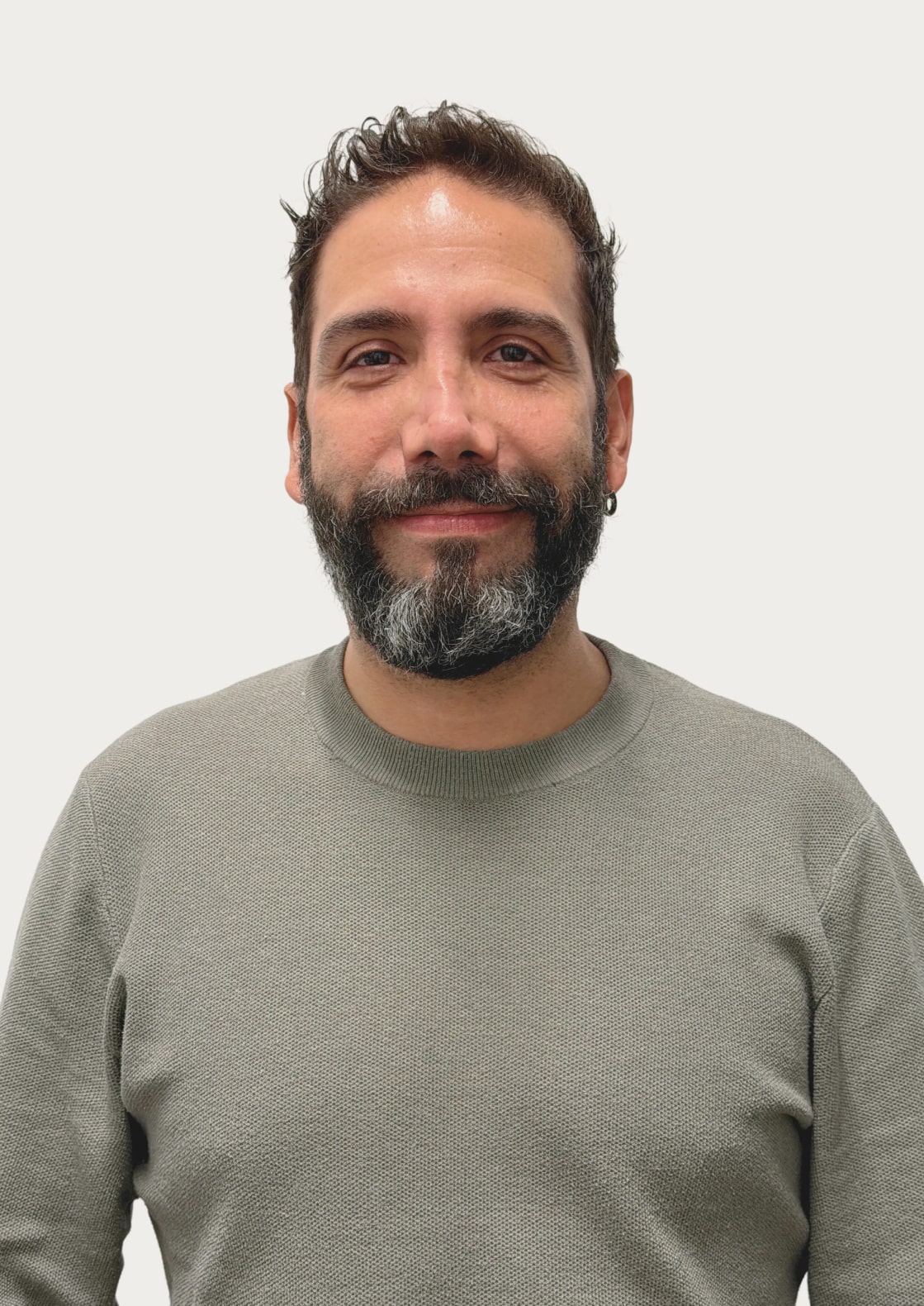 Alejandro Headshot portrait